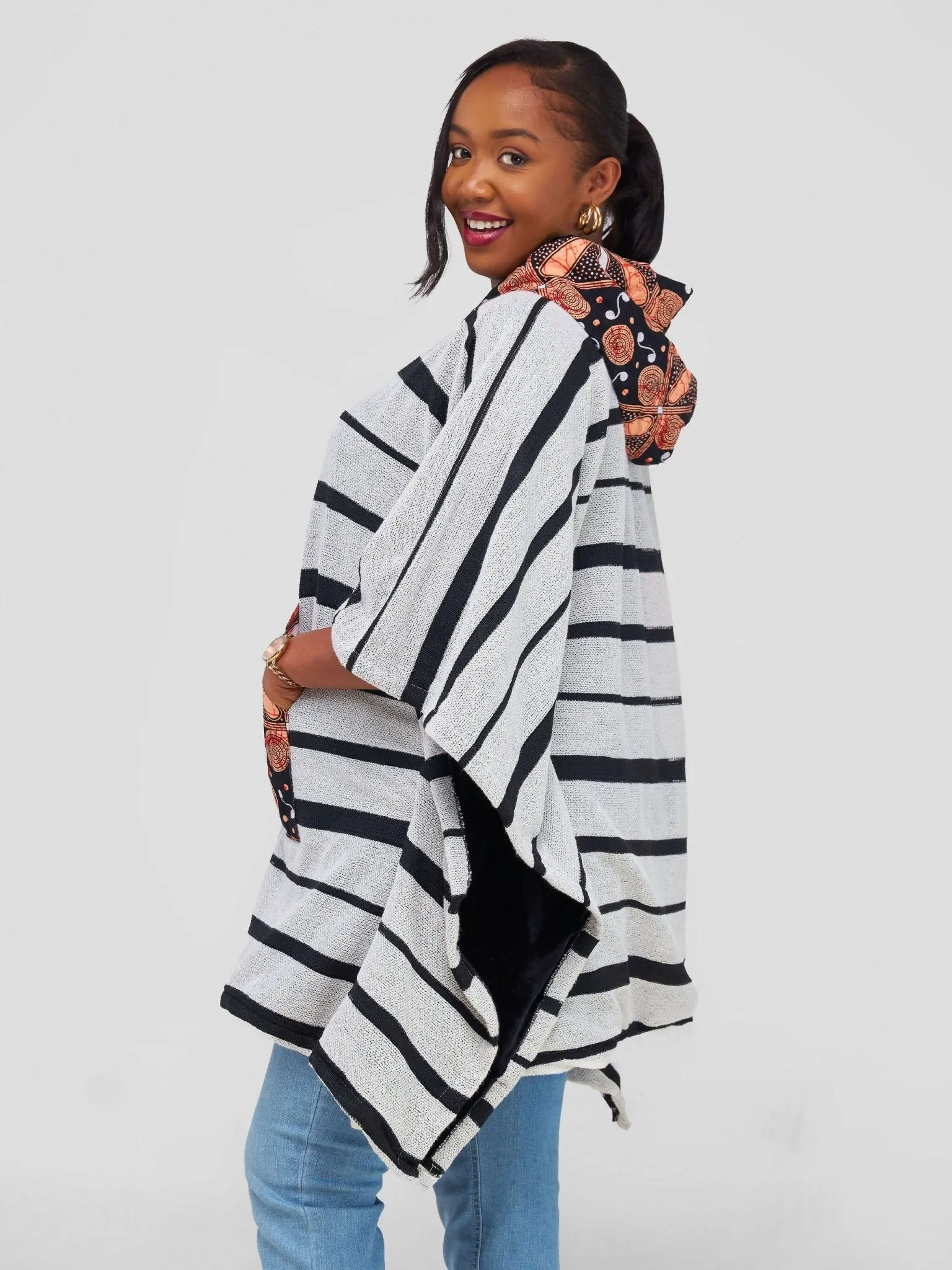 Nefpatra Africa Poncho - White