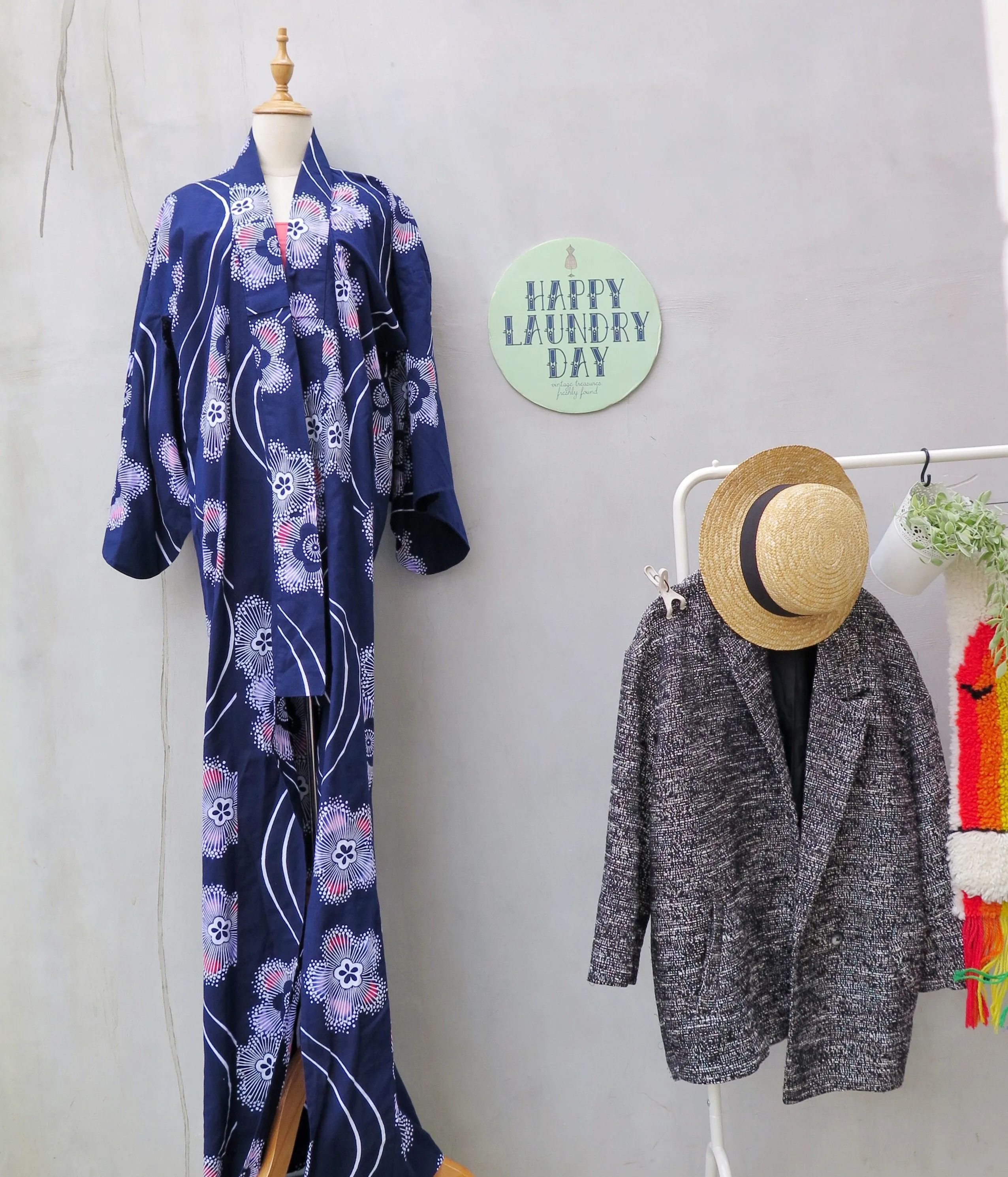 Sakura | Vintage 1960s 1970s oriental Japanese cherry blossom print Fireworks Dark blue Long traditional Kimono