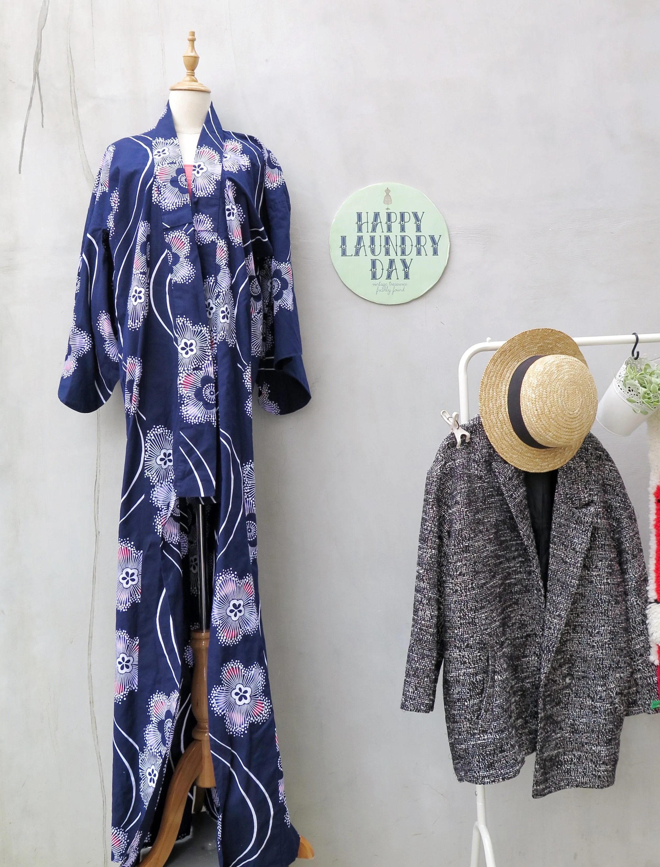 Sakura | Vintage 1960s 1970s oriental Japanese cherry blossom print Fireworks Dark blue Long traditional Kimono