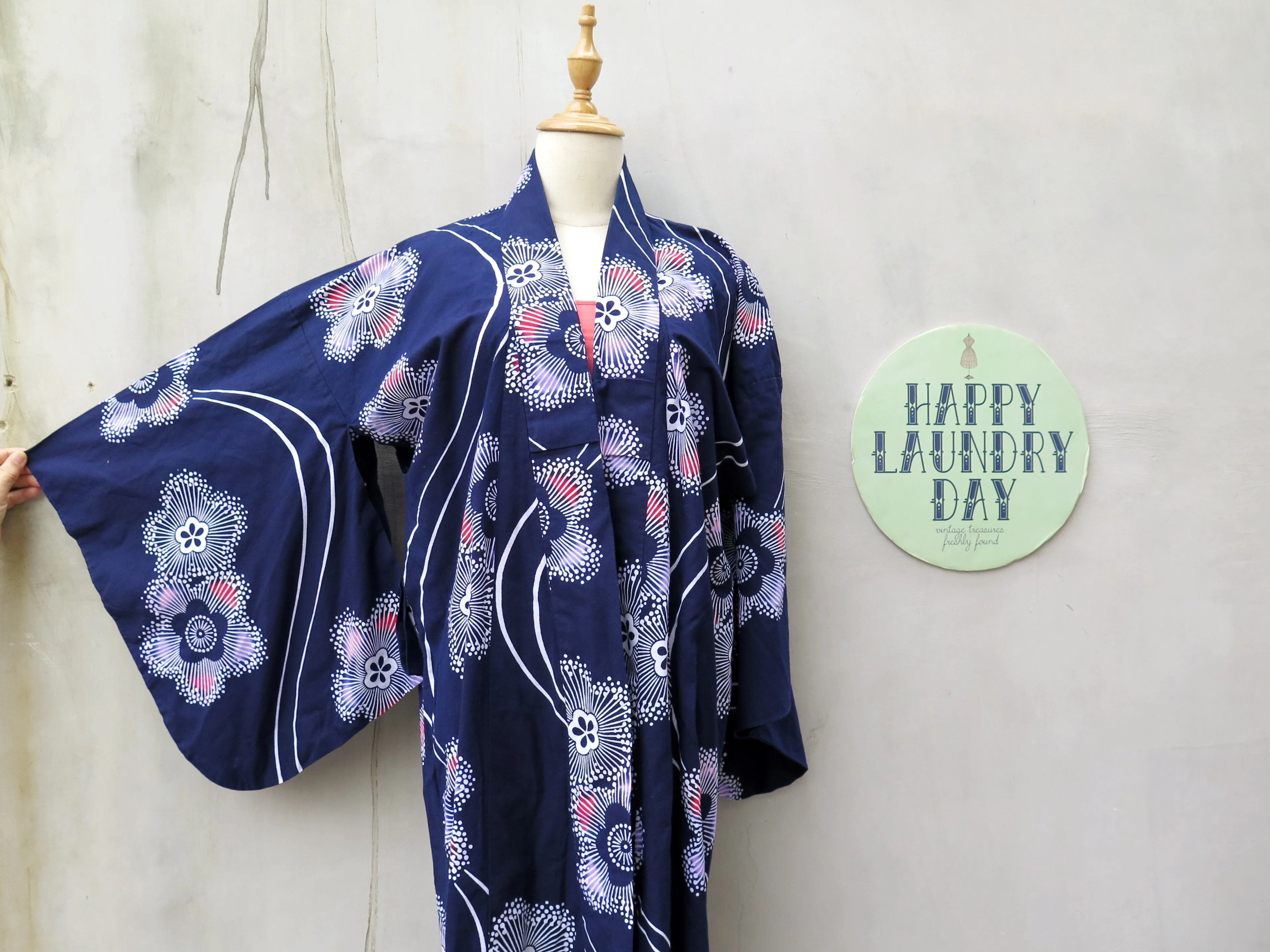 Sakura | Vintage 1960s 1970s oriental Japanese cherry blossom print Fireworks Dark blue Long traditional Kimono